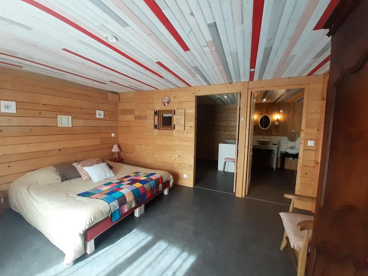 Le Vallon d'Armandine, gîte écologique Auvergne Saint-Hilaire  Exterior foto